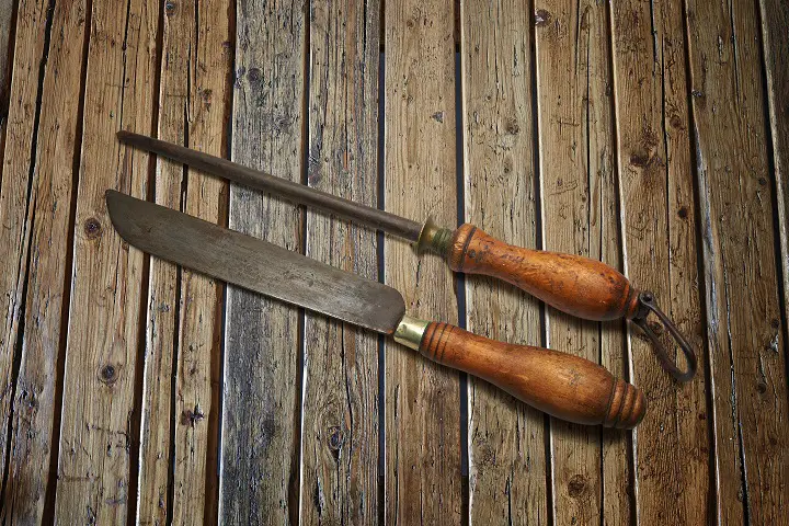 Tools for Sharpening a Pocket Knife - Honing Rod