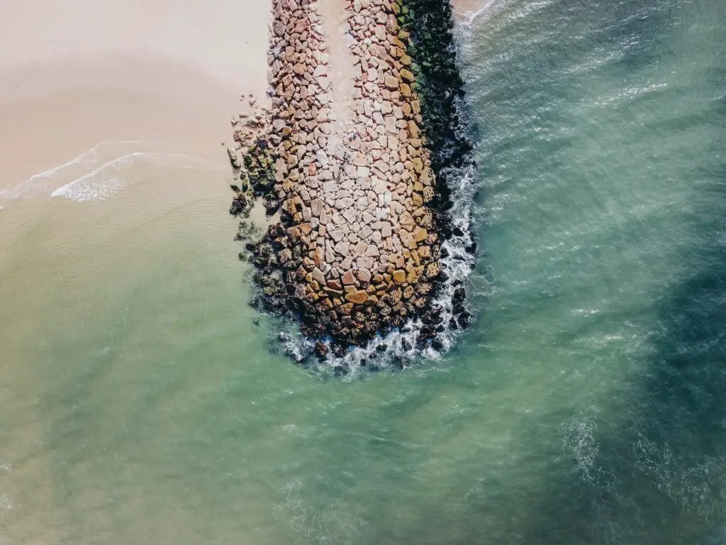 Birds eye view of a rocky shoreline