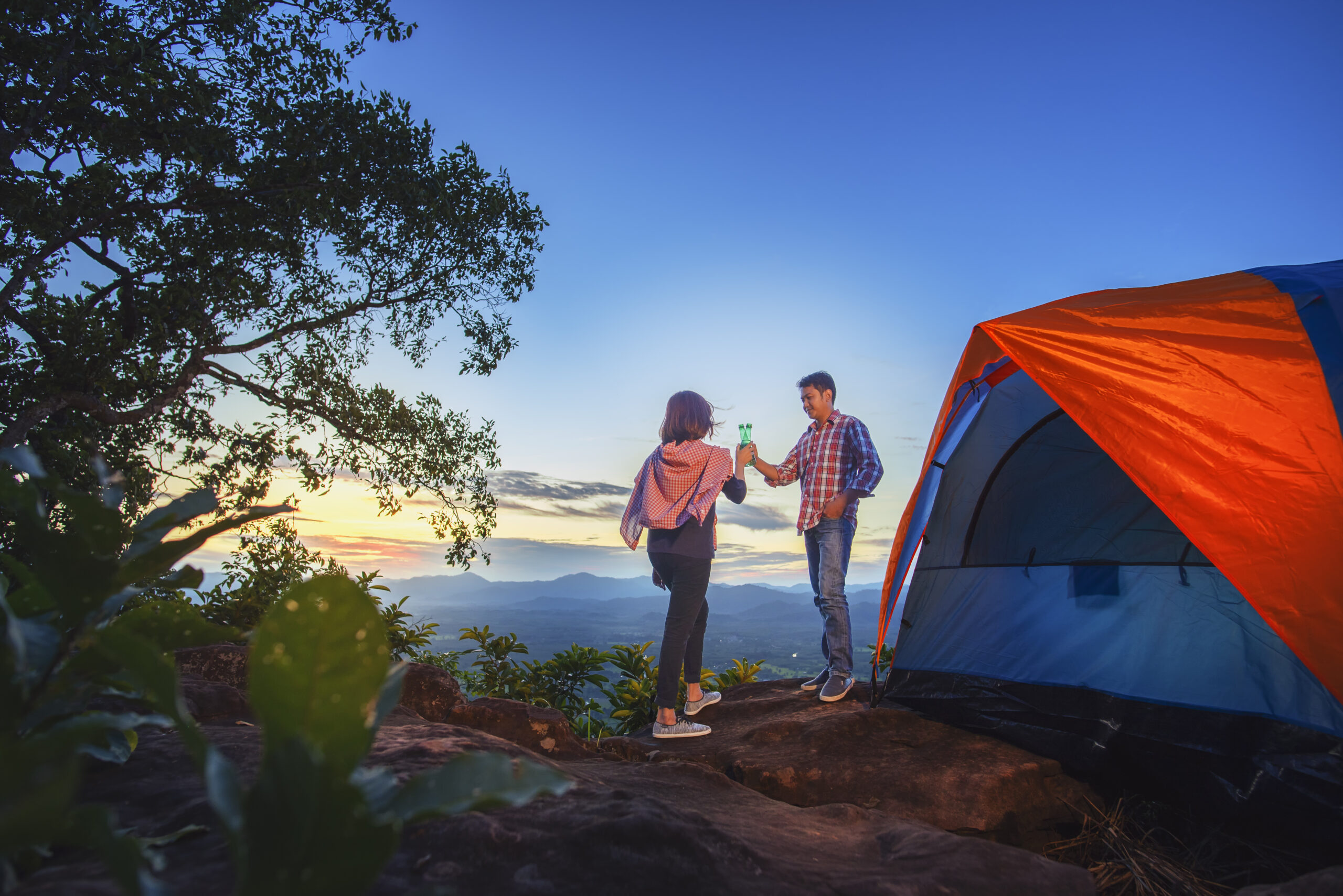 Camping Comfort Tips: 9 Essential Hacks for a Cozy Outdoor Experience and Make the Outdoors Feel Like Home