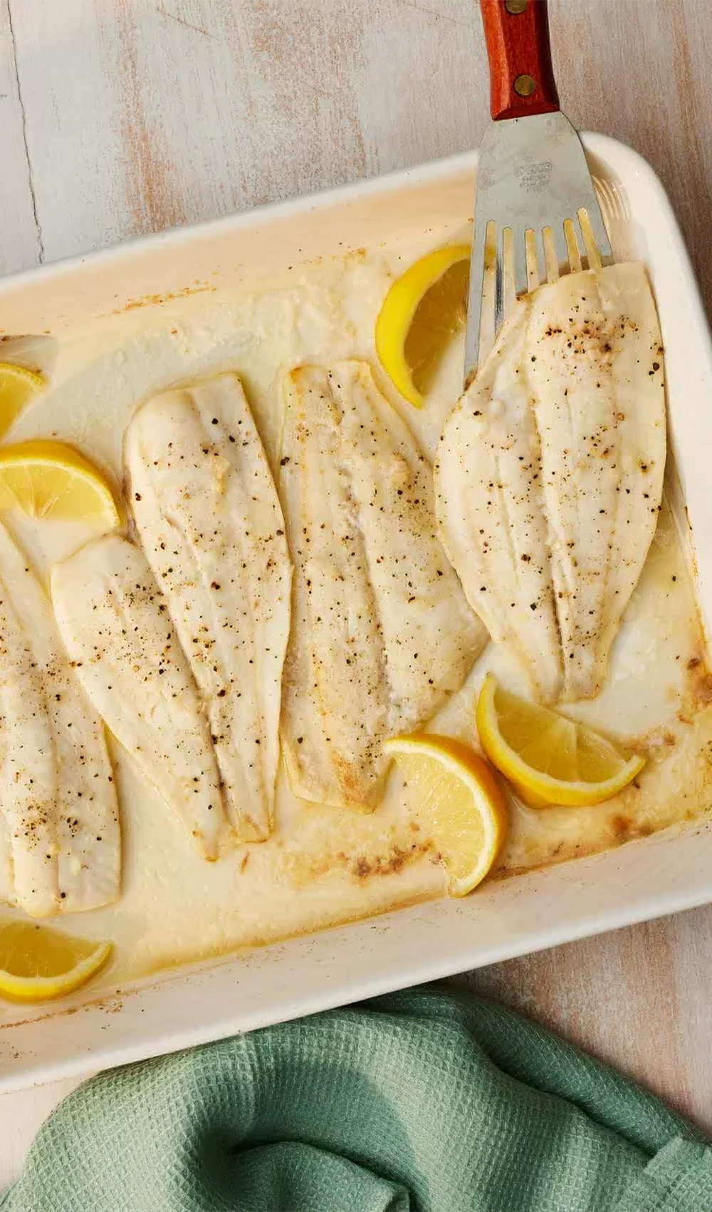 15-Quick and Easy Baked Fish Fillet-AR-256348-Quick-and-Easy-Baked-Fish-Filet-ddmfs-4x3-f340db4f7b1c480a8c28df1d2dd151bd Quick and Easy Baked Fish Fillet