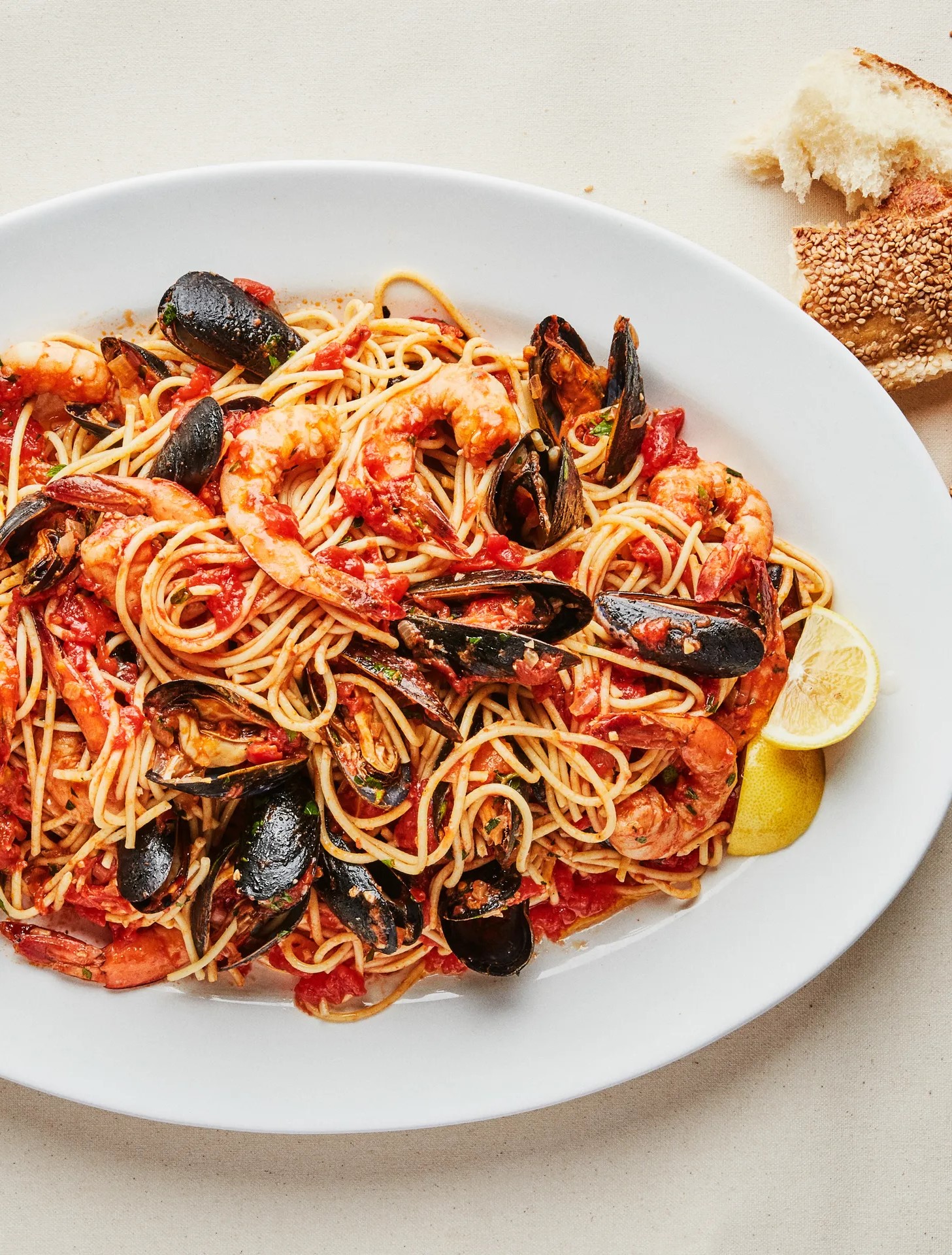 10-Seafood Spaghetti-seafood-spaghetti-with-mussels-and-shrimp Seafood Spaghetti