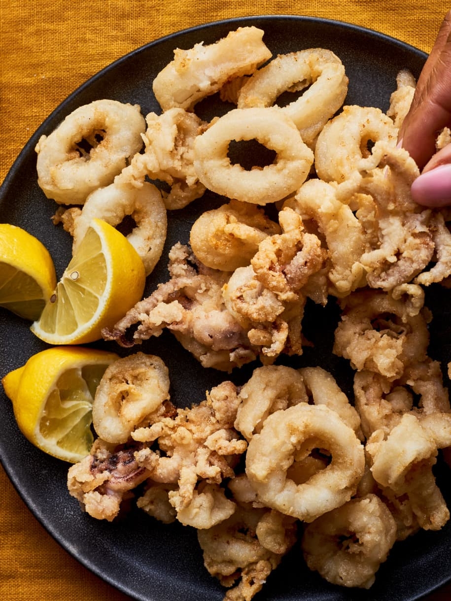 6-Fried Calamari-k_Photo_Recipes_2022-03_Fried-Calamari_2022-03-16_ATK-0386-v Fried Calamari
