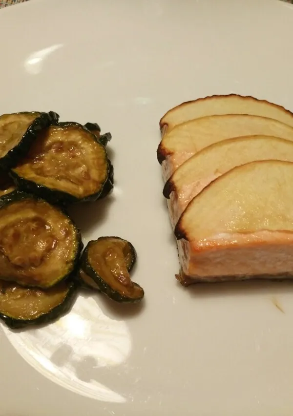italian baked salmon recipes - 2-Baked Salmon with Apple Twist-baked-salmon-with-apple-recipe-main-photo